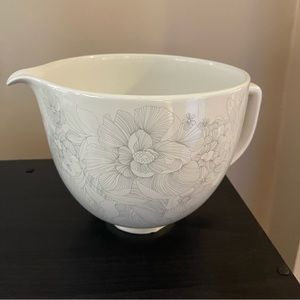 Kitchen Aid 5Quart Ceramic Flower Bowl - Great Gift!